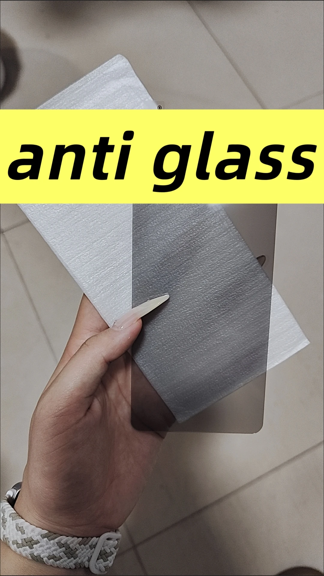 غطاء حماية مضاد للتجسس لهواتف  - مراجعة Anti Spy Privacy Glass Case وسعره