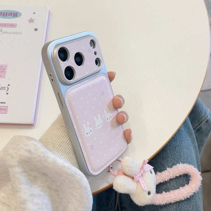 جراب هاتف جلدي بتصميم كرتوني ل - مراجعة Cute Cartoon Wrist Strap Silicone Case وسعره